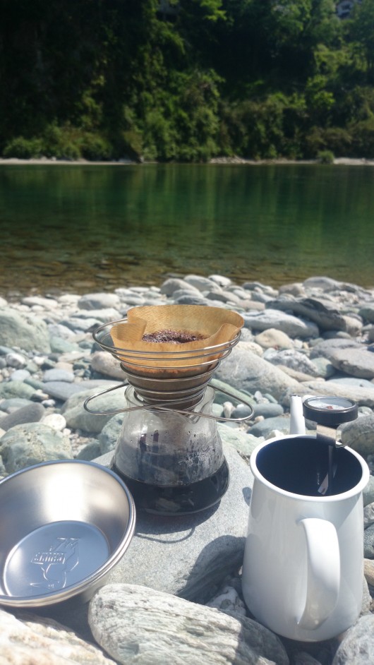 河原で飲むコーヒー